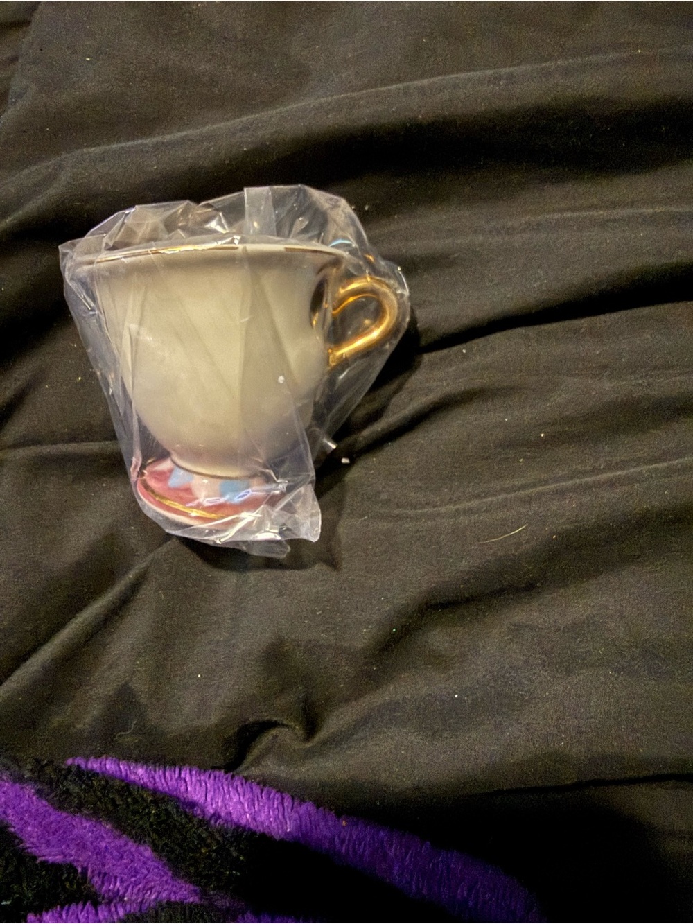 Chip Teacup Decoration - Picture 7 of 11